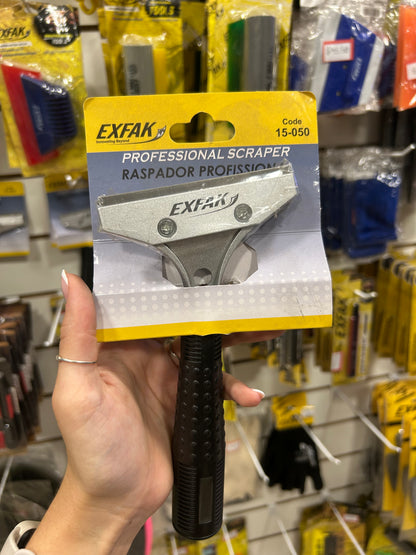 Raspador de vidro com cabo plástico.
